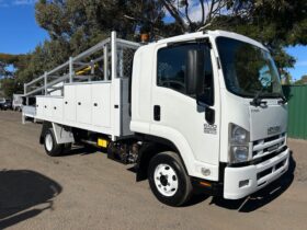 2009 Isuzu FRR600 Service Truck