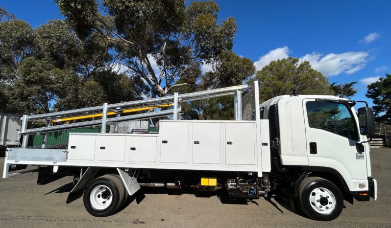 2009 Isuzu FRR600 Service Truck full