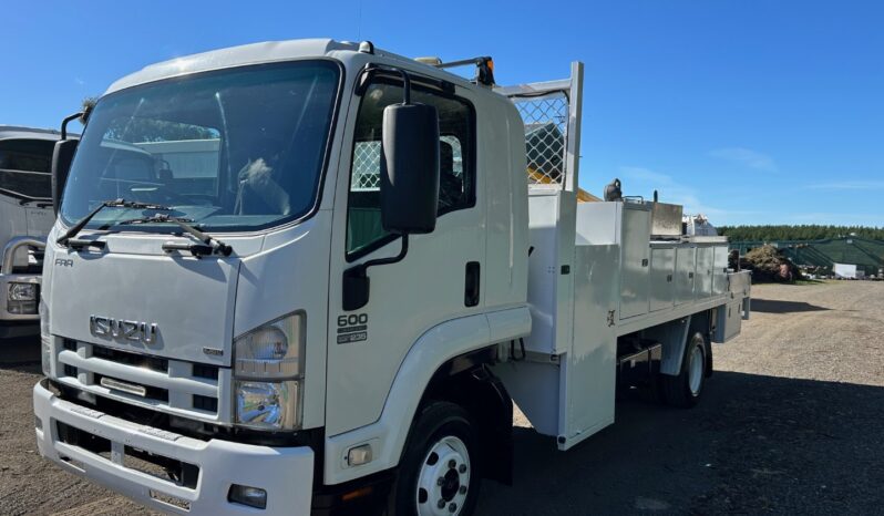 2009 Isuzu FRR600 Service Truck full