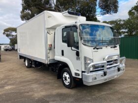 7/2012 Isuzu FRR600 Fridge/Freezer