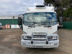 7/2012 Isuzu FRR600 Fridge/Freezer full