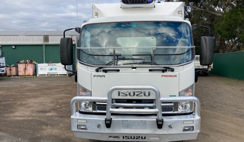 7/2012 Isuzu FRR600 Fridge/Freezer full