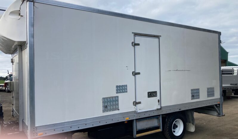 7/2012 Isuzu FRR600 Fridge/Freezer full