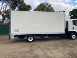 7/2012 Isuzu FRR600 Fridge/Freezer full