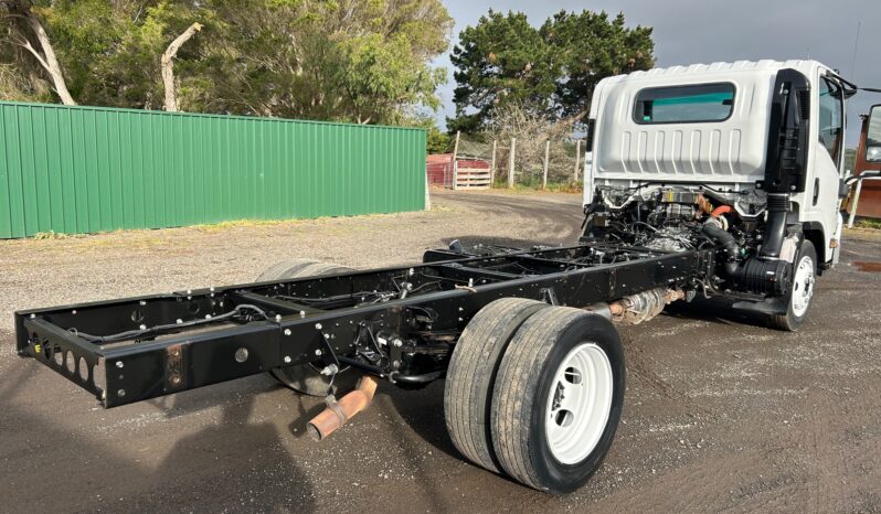 10/2013 Isuzu NQR450 Cab Chassis full