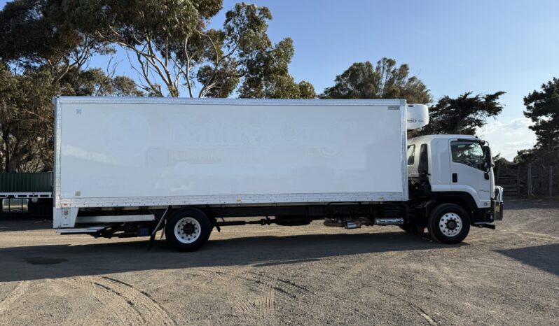 05/2017 Isuzu FVD1000 Fridge/Freezer Truck full