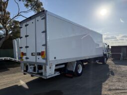 05/2017 Isuzu FVD1000 Fridge/Freezer Truck