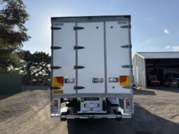 05/2017 Isuzu FVD1000 Fridge/Freezer Truck