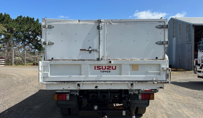 01/2014 Isuzu NPR 300 Tipper full