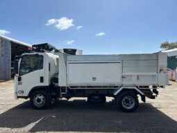 01/2014 Isuzu NPR 300 Tipper full