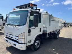 01/2014 Isuzu NPR 300 Tipper full